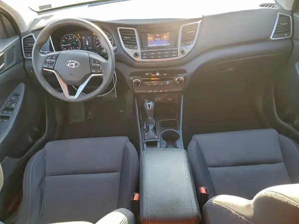KM8J33A4XHU415454 2017 HYUNDAI TUCSON - Image 8