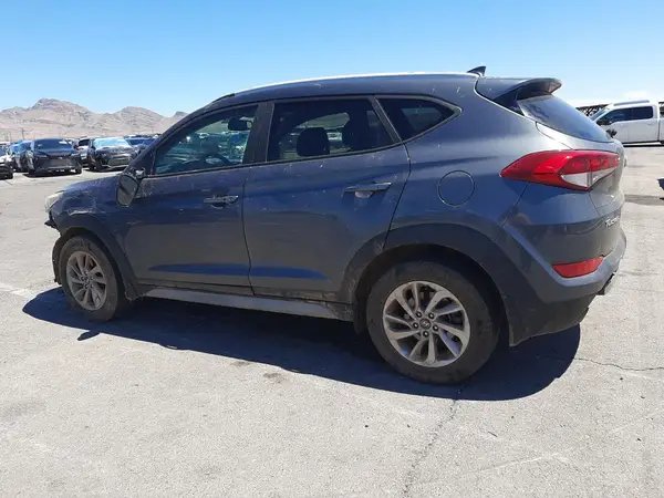 KM8J33A4XHU420086 2017 HYUNDAI TUCSON - Image 2