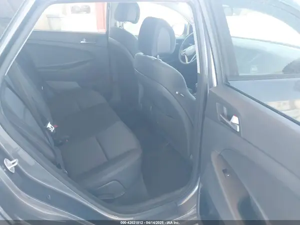 KM8J33A4XHU438510 2017 HYUNDAI TUCSON - Image 8