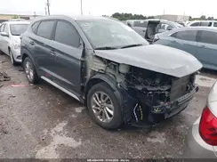KM8J33A4XHU439477 2017 HYUNDAI TUCSON