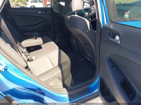 KM8J33A4XHU447126 2017 HYUNDAI TUCSON - Image 8