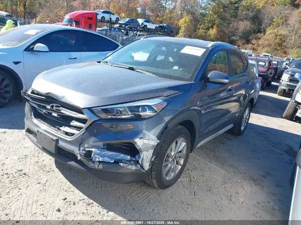 KM8J33A4XHU464380 2017 HYUNDAI TUCSON - Image 2