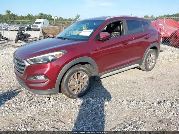 KM8J33A4XHU466338 2017 HYUNDAI TUCSON - Image 2