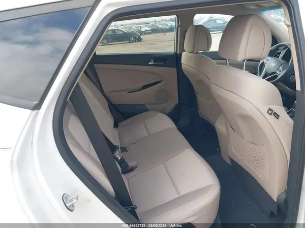 KM8J33A4XHU471166 2017 HYUNDAI TUCSON - Image 8