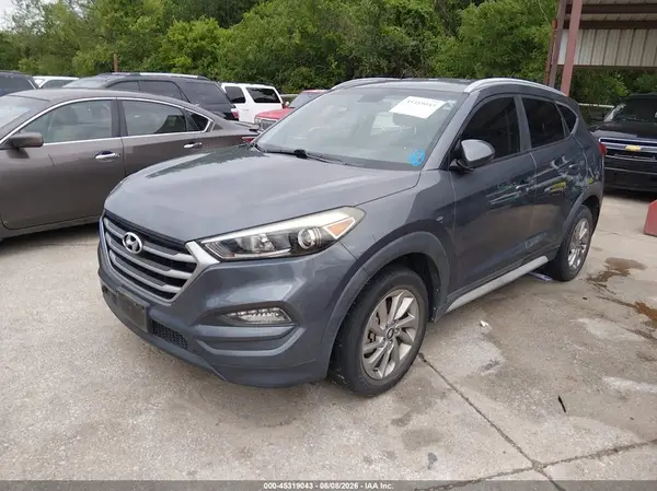KM8J33A4XHU482717 2017 HYUNDAI TUCSON - Image 2