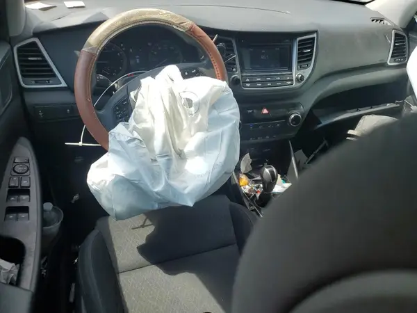 KM8J33A4XHU485147 2017 HYUNDAI TUCSON - Image 8
