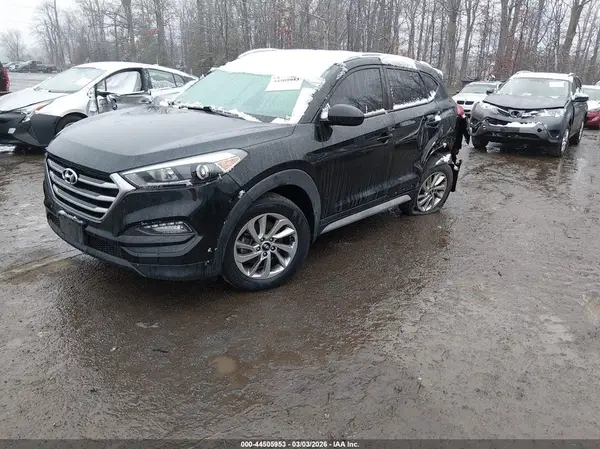 KM8J33A4XHU488579 2017 HYUNDAI TUCSON - Image 2