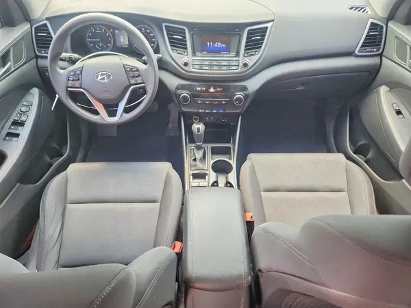 KM8J33A4XHU499002 2017 HYUNDAI TUCSON - Image 8