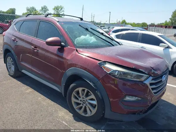 KM8J33A4XHU520687 2017 HYUNDAI TUCSON - Image 1
