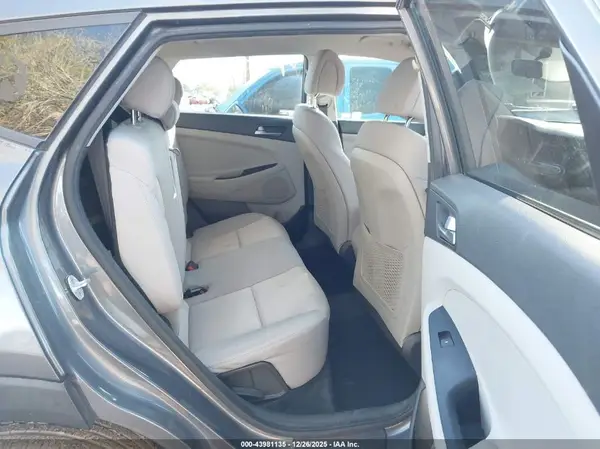 KM8J33A4XHU528532 2017 HYUNDAI TUCSON - Image 8