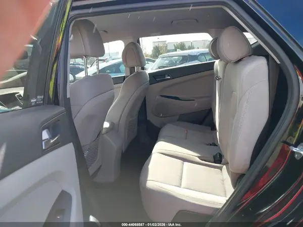 KM8J33A4XHU533178 2017 HYUNDAI TUCSON - Image 8