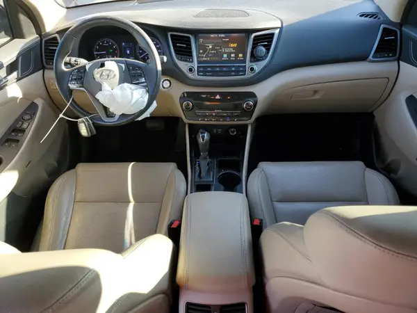 KM8J33A4XHU546786 2017 HYUNDAI TUCSON - Image 8
