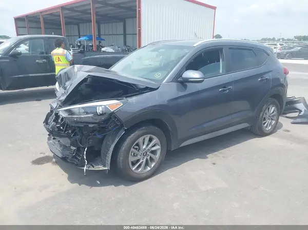 KM8J33A4XHU548005 2017 HYUNDAI TUCSON - Image 2