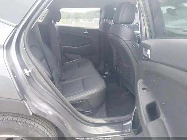 KM8J33A4XHU548005 2017 HYUNDAI TUCSON - Image 8