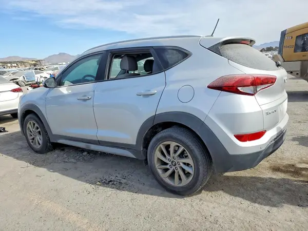 KM8J33A4XHU564902 2017 HYUNDAI TUCSON - Image 2