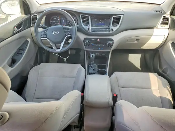 KM8J33A4XHU564902 2017 HYUNDAI TUCSON - Image 8