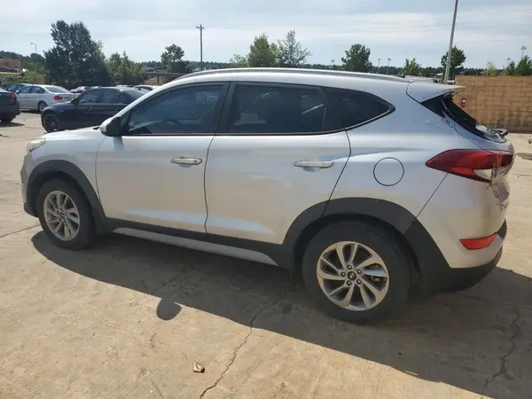 KM8J33A4XHU587242 2017 HYUNDAI TUCSON - Image 2