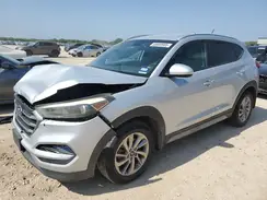 KM8J33A4XHU587645 2017 HYUNDAI TUCSON
