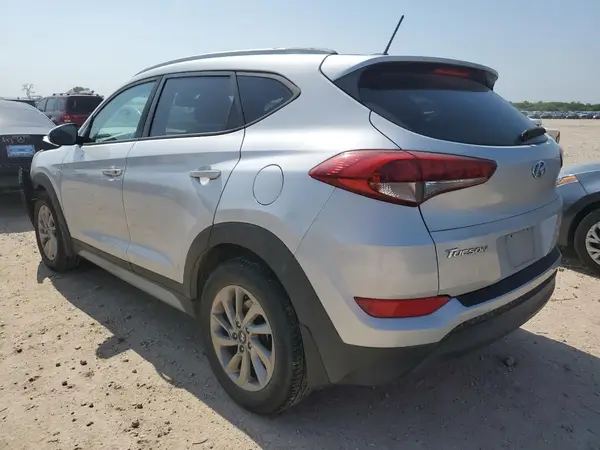 KM8J33A4XHU587645 2017 HYUNDAI TUCSON - Image 2