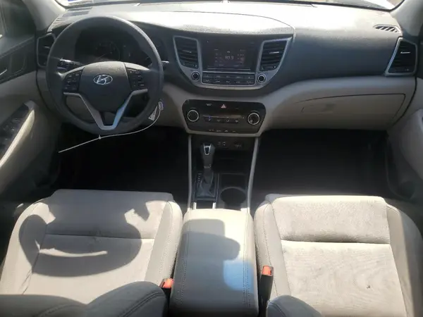 KM8J33A4XHU587645 2017 HYUNDAI TUCSON - Image 8