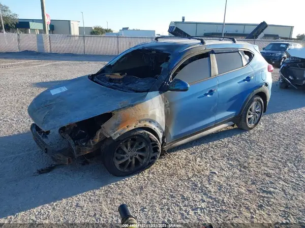 KM8J33A4XHU595938 2017 HYUNDAI TUCSON - Image 2