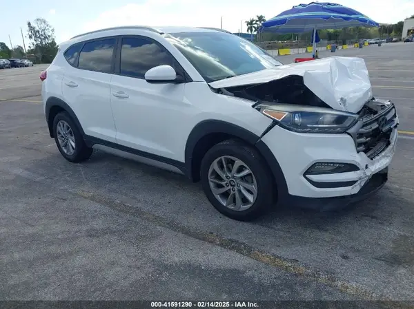 KM8J33A4XHU596670 2017 HYUNDAI TUCSON - Image 1