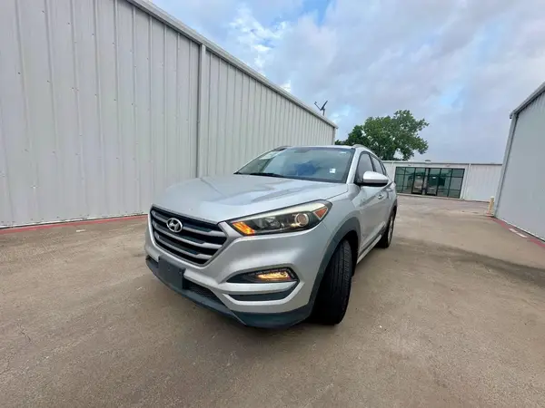 KM8J33A4XHU598516 2017 HYUNDAI TUCSON - Image 2