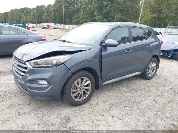 KM8J33A4XJU597484 2018 HYUNDAI TUCSON - Image 2