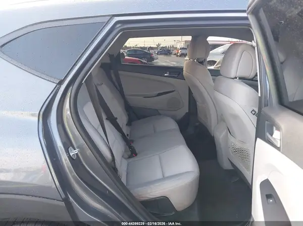 KM8J33A4XJU597520 2018 HYUNDAI TUCSON - Image 8