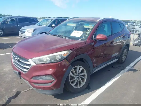 KM8J33A4XJU600500 2018 HYUNDAI TUCSON - Image 2
