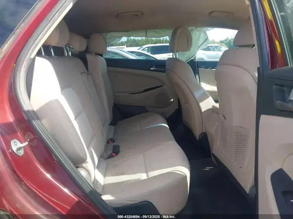 KM8J33A4XJU600500 2018 HYUNDAI TUCSON - Image 8