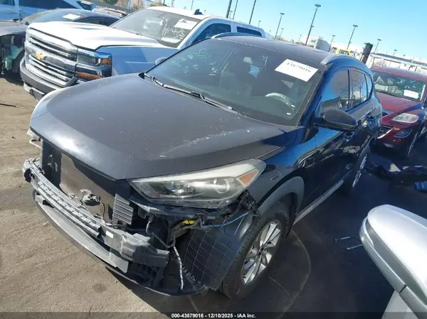 KM8J33A4XJU615322 2018 HYUNDAI TUCSON - Image 2