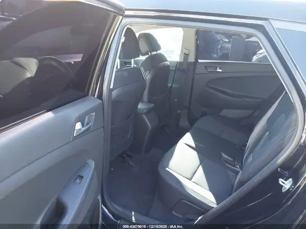KM8J33A4XJU615322 2018 HYUNDAI TUCSON - Image 8