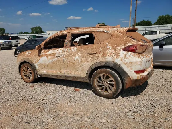 KM8J33A4XJU639085 2018 HYUNDAI TUCSON - Image 2