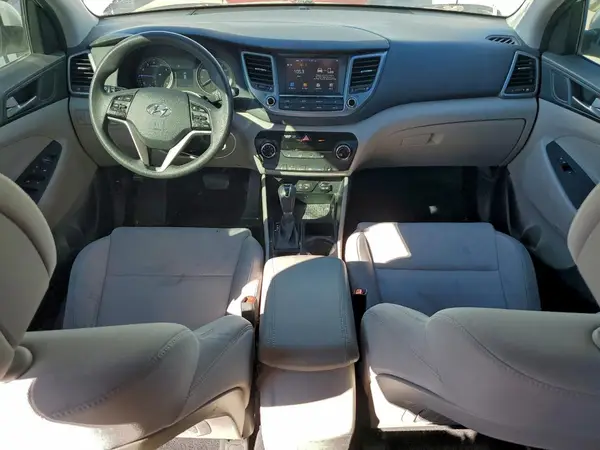 KM8J33A4XJU639443 2018 HYUNDAI TUCSON - Image 8