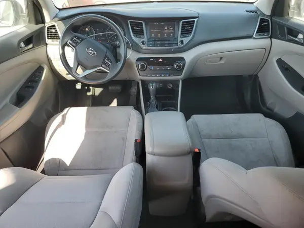 KM8J33A4XJU640785 2018 HYUNDAI TUCSON - Image 8