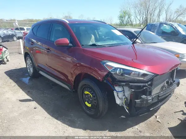 KM8J33A4XJU640883 2018 HYUNDAI TUCSON - Image 1