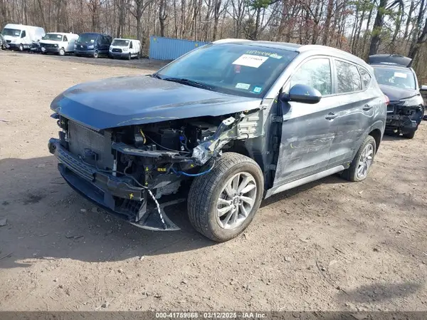 KM8J33A4XJU650961 2018 HYUNDAI TUCSON - Image 2
