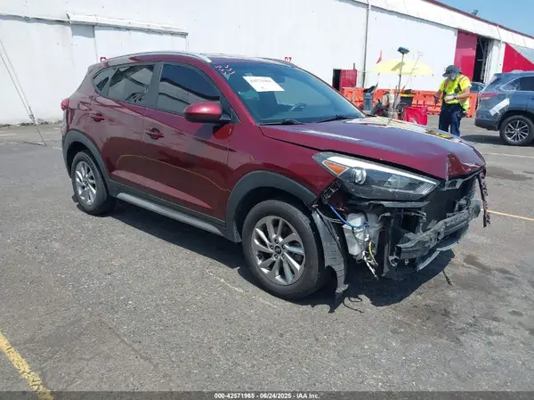 KM8J33A4XJU654072 2018 HYUNDAI TUCSON - Image 1