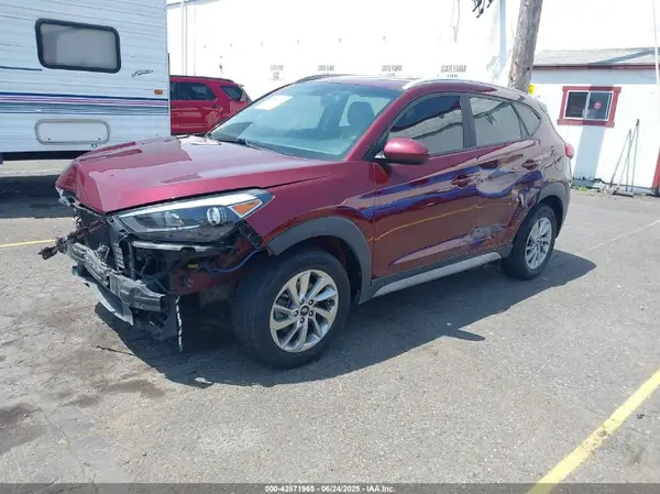KM8J33A4XJU654072 2018 HYUNDAI TUCSON - Image 2