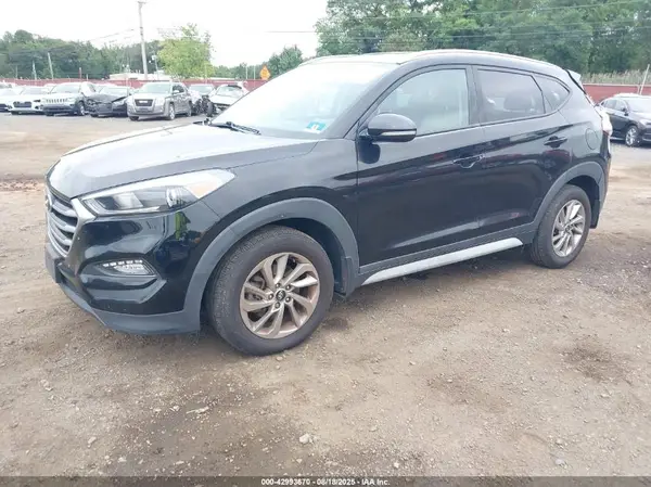 KM8J33A4XJU654699 2018 HYUNDAI TUCSON - Image 2