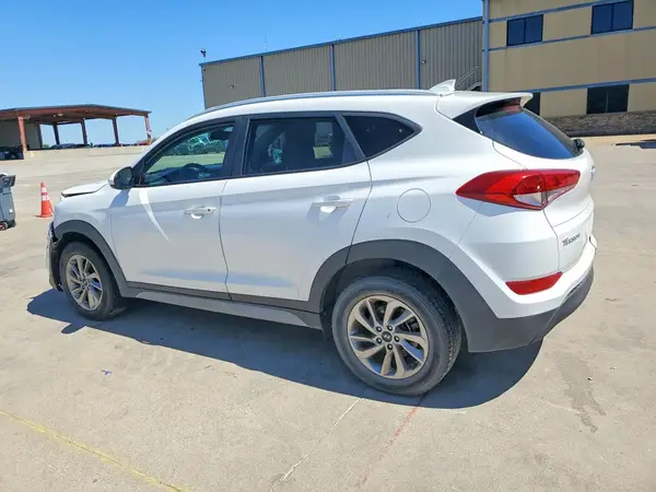 KM8J33A4XJU657196 2018 HYUNDAI TUCSON - Image 2