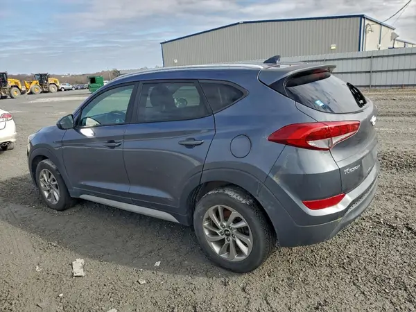 KM8J33A4XJU663239 2018 HYUNDAI TUCSON - Image 2