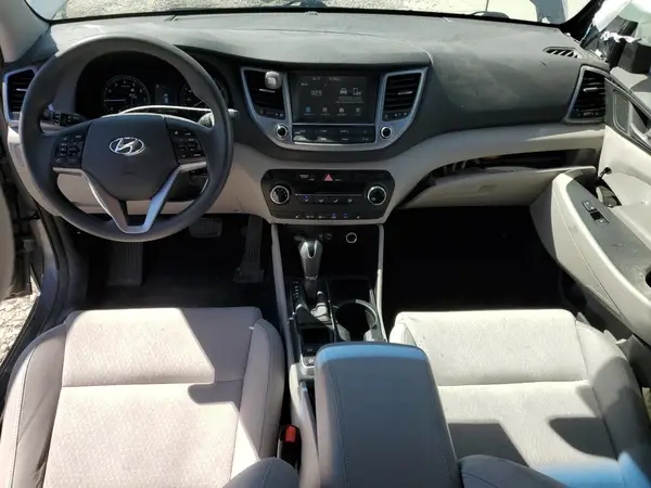 KM8J33A4XJU672376 2018 HYUNDAI TUCSON - Image 8