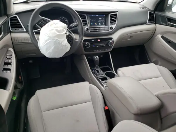 KM8J33A4XJU679330 2018 HYUNDAI TUCSON - Image 8