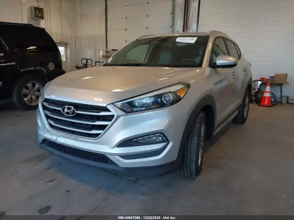 KM8J33A4XJU680204 2018 HYUNDAI TUCSON - Image 2