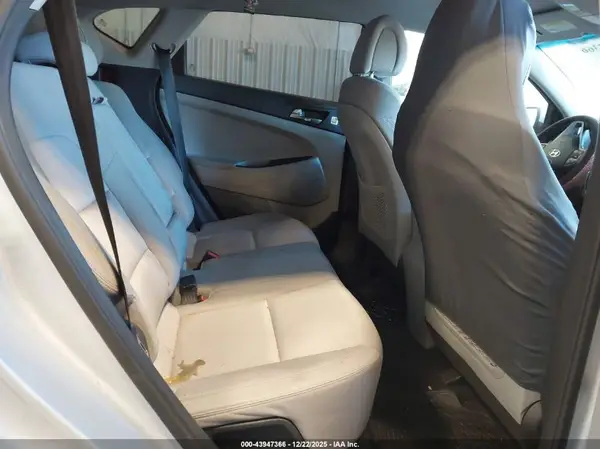 KM8J33A4XJU680204 2018 HYUNDAI TUCSON - Image 8