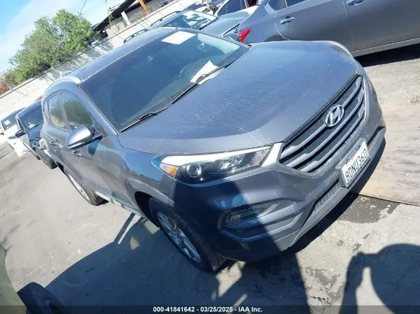 KM8J33A4XJU680848 2018 HYUNDAI TUCSON - Image 1