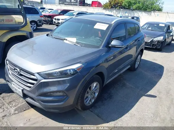 KM8J33A4XJU680848 2018 HYUNDAI TUCSON - Image 2