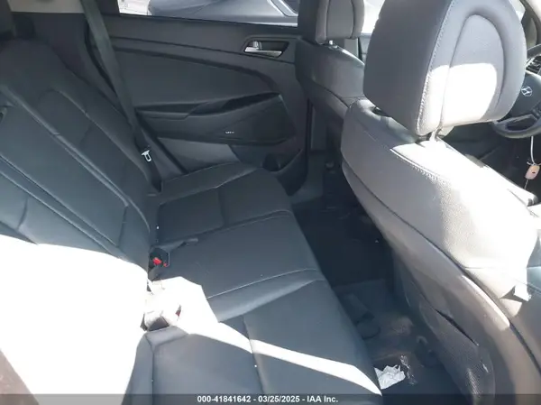 KM8J33A4XJU680848 2018 HYUNDAI TUCSON - Image 8